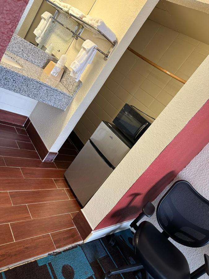 Travel Inn Lackland Sea World ซานอันโตนิโอ ภายนอก รูปภาพ
